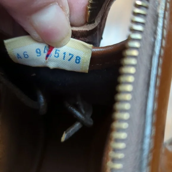 Dooney And Bourke Purse - Picture 3 of 16